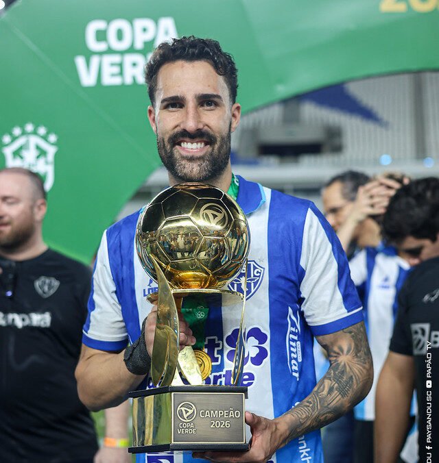 Ítalo celebra conquista da Copa Verde: “Dia muito especial para a nação bicolor”