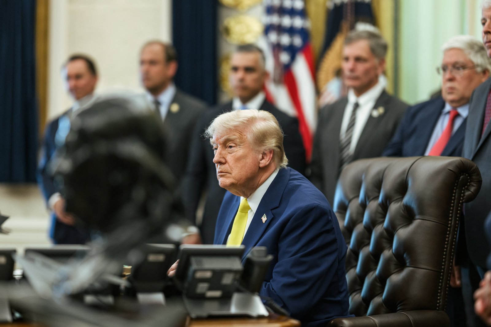 Senado dos EUA aprova resolução para limitar novos ataques de Trump ao Irã sem aval do Congresso