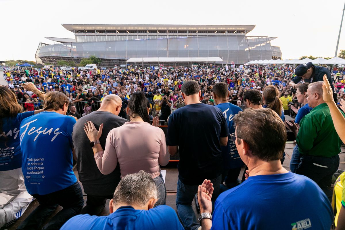 Ato reúne milhares de fiéis e celebra reconhecimento em Cuiabá…