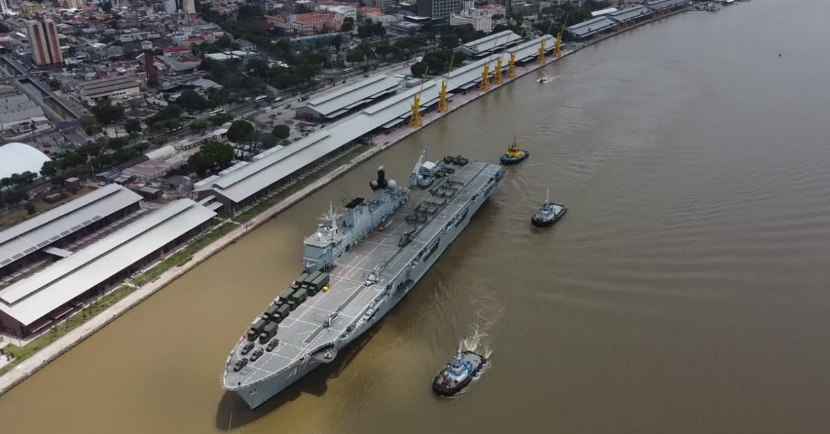 Semana da Marinha em Belém tem visitação a navios históricos, corrida e desfile naval