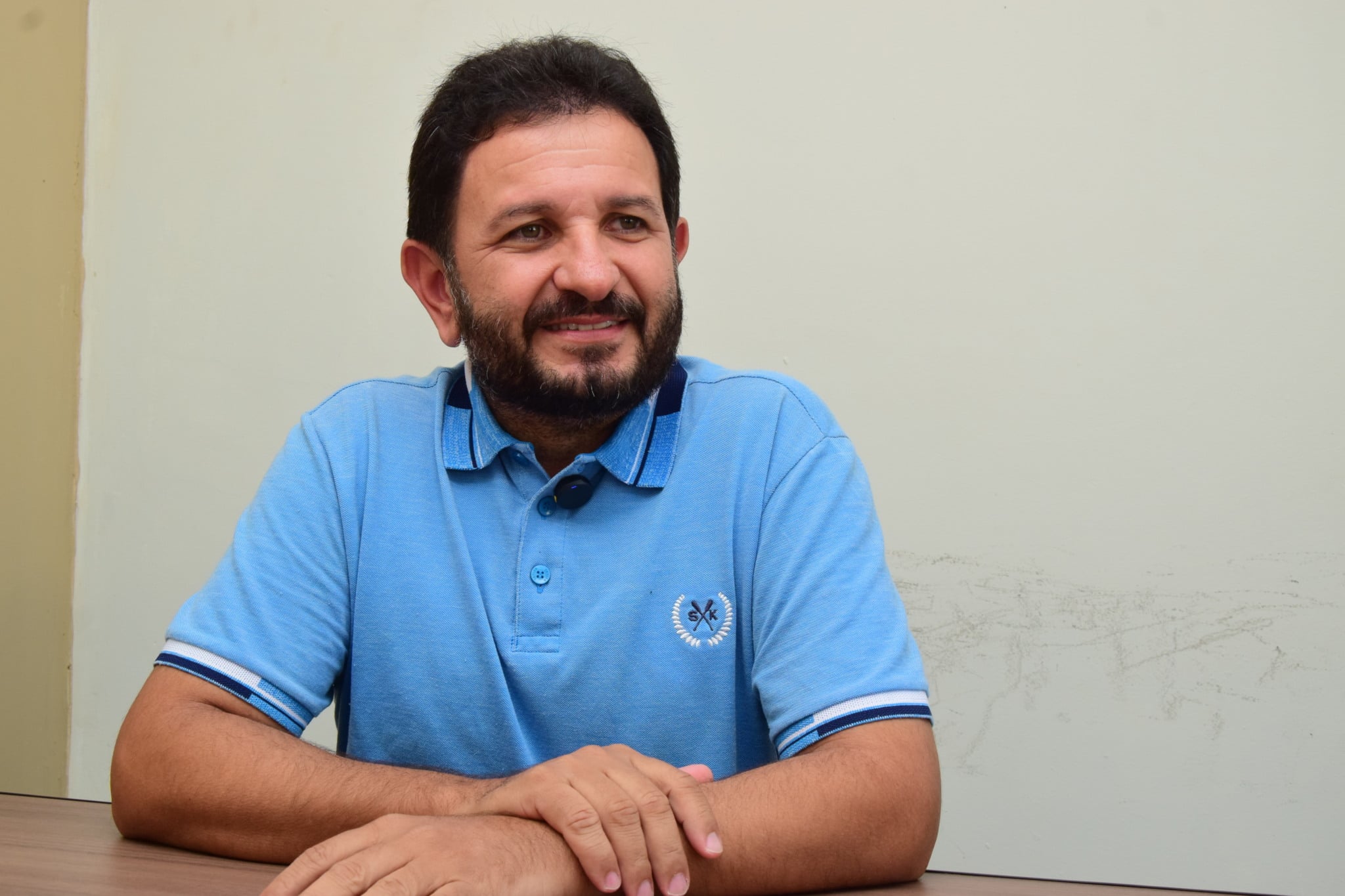 Prefeito acusado de comprar votos é cassado, mas recorre no cargo
