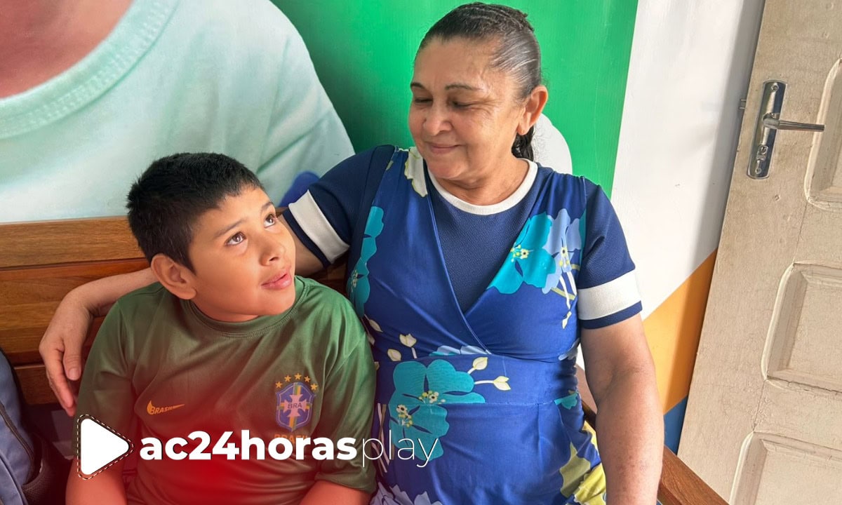 Avó atípica transforma desafios em dedicação e amor pelo neto autista