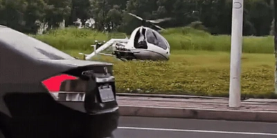 Helicóptero perde o controle e deixa dois feridos na China; veja as imagens