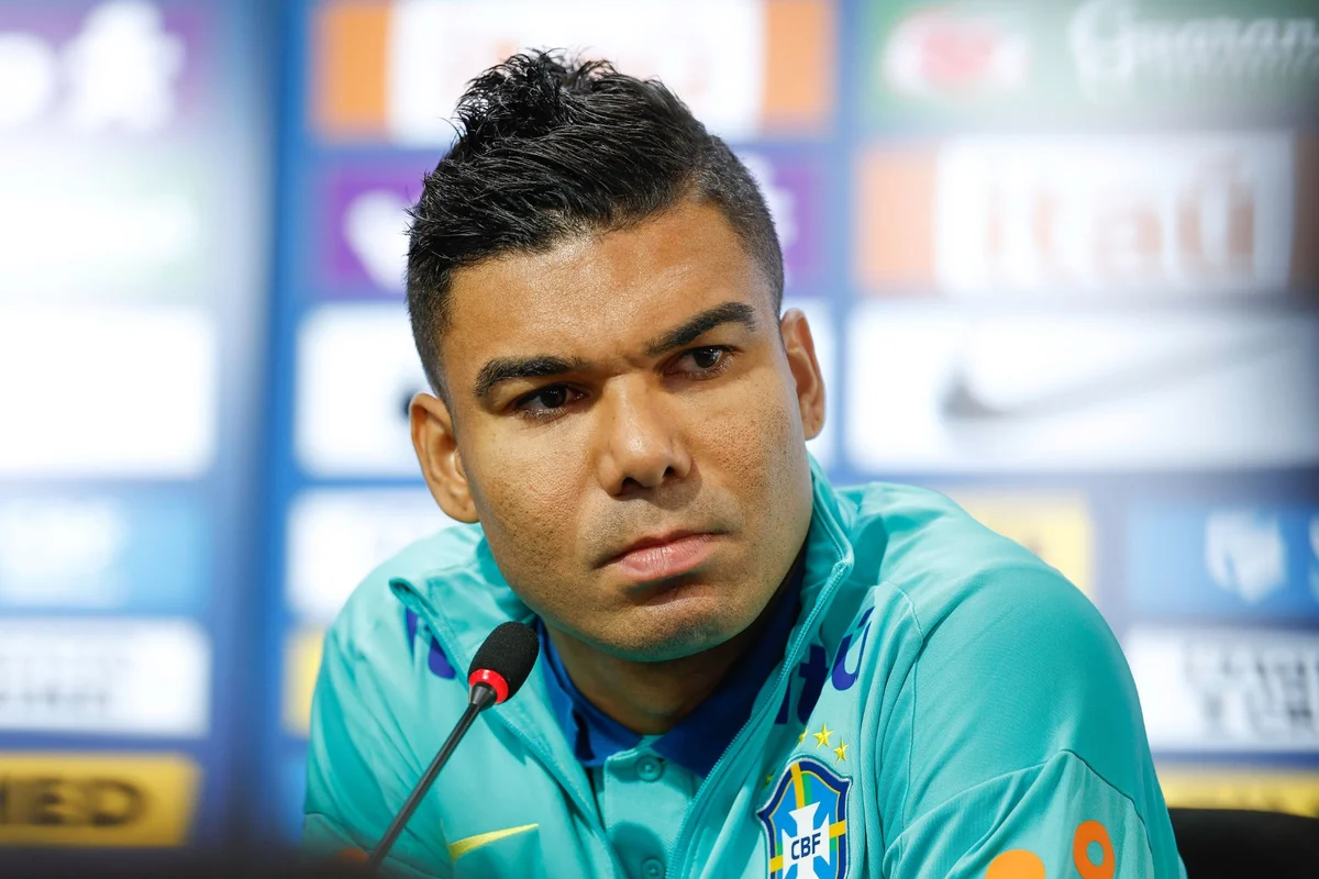 Casemiro e Ibañez chegam pendurados para Brasil x Haiti