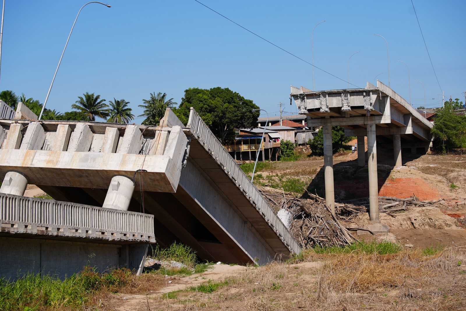 Outra parte da ponte de Sena pode tem riscos de cair, diz perícia