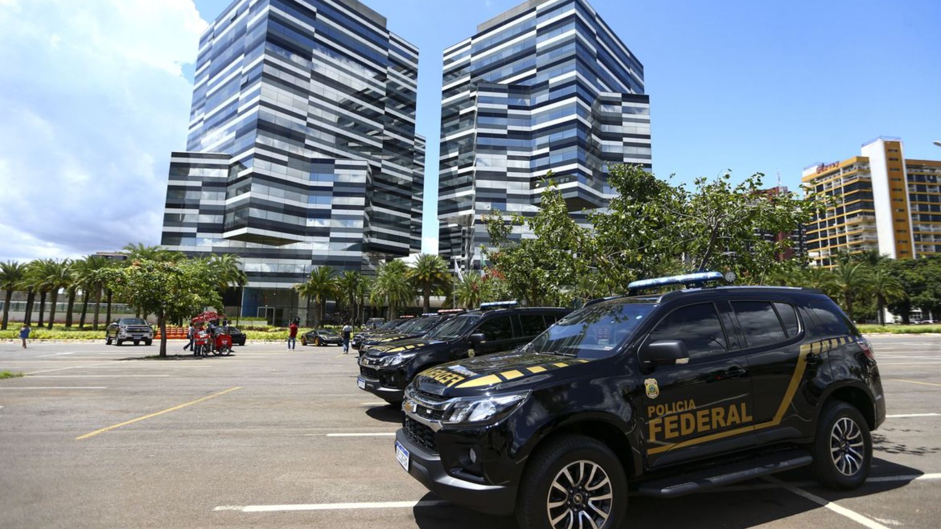 PF prende investigado por estupro de menor cometido em Portugal