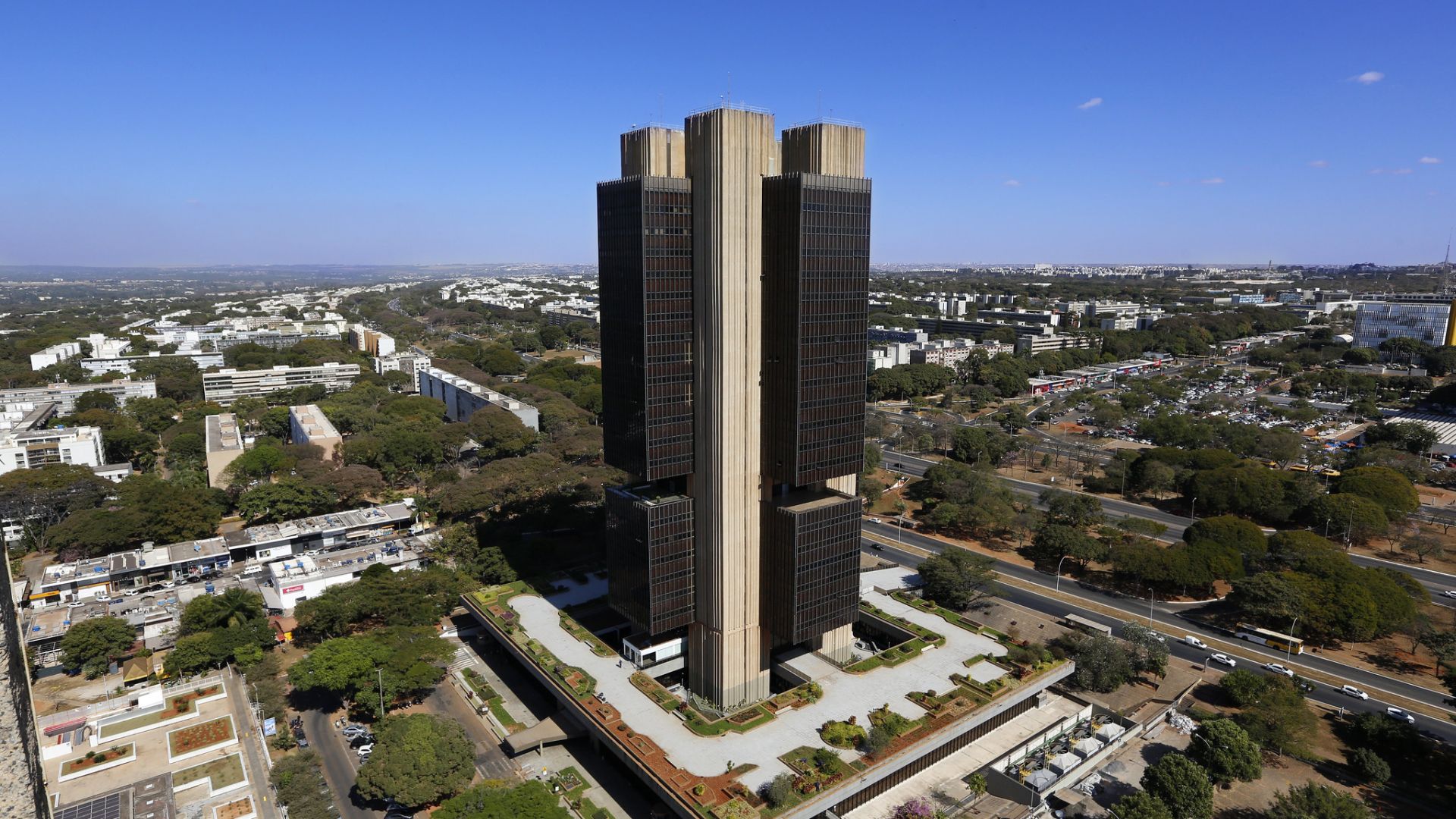 Banco Central eleva para 2% previsão de crescimento da economia em 2026