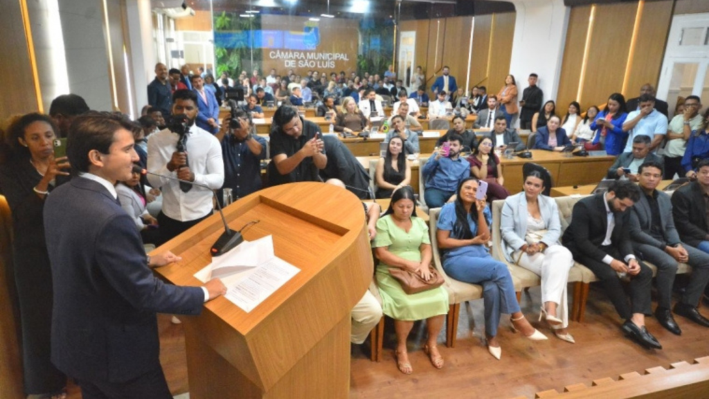 Matheus do Beiju toma posse como vereador de São Luís