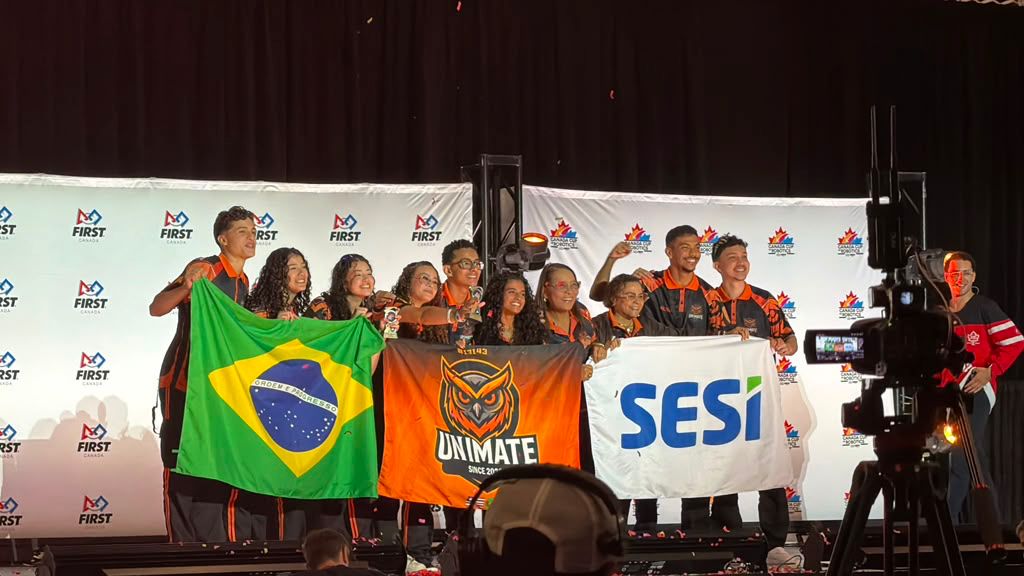 Estudantes maranhenses conquistam pódio em competição internacional de robótica no Canadá