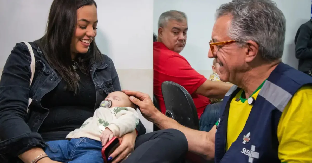 Ministério da Saúde inicia vacinação de crianças com a pneumo 20 pelo SUS