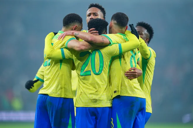 Brasil goleia Panamá no Maracanã em despedida diante da torcida antes da Copa