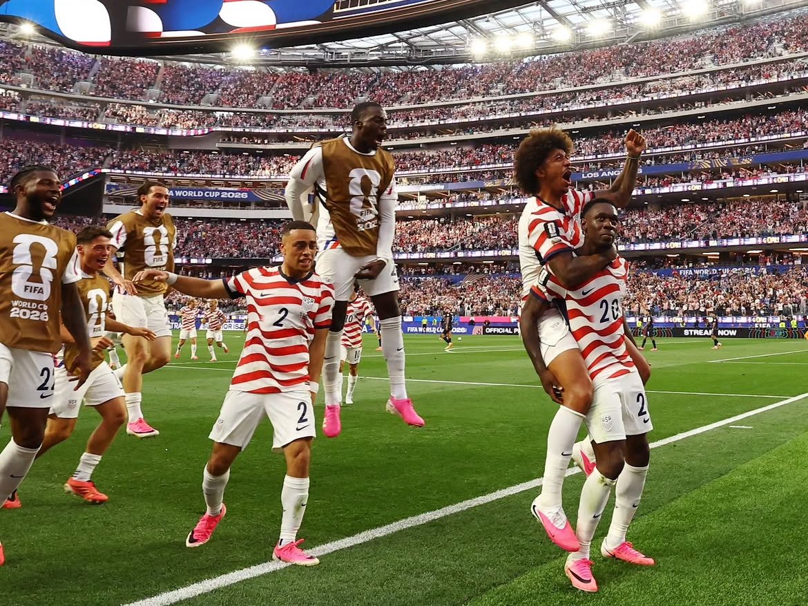 Estados Unidos goleiam Paraguai na estreia da Copa do Mundo