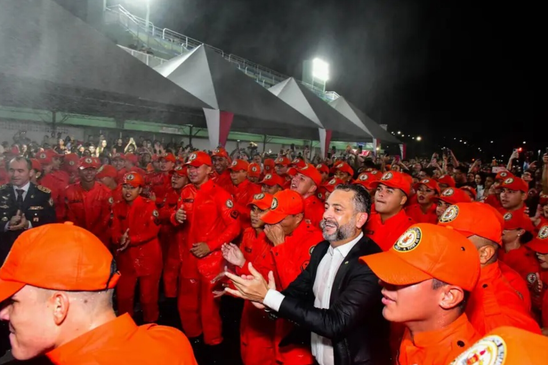 Clécio entrega maior reforço da história dos Bombeiros e amplia efetivo em 60% – Diário do Amapá