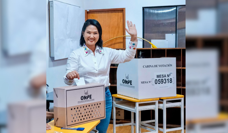 Fujimori se aproxima da presidência do Peru e Sánchez convoca protesto