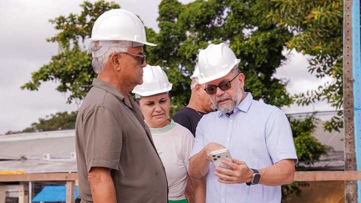 Alysson vistoria obras do Novo Mercado Elias Mansour
