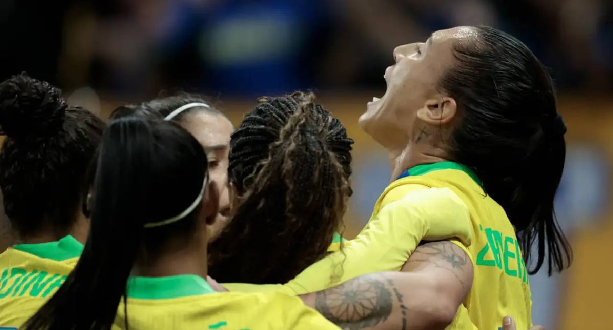 Brasil vence Estados Unidos de virada em amistoso feminino