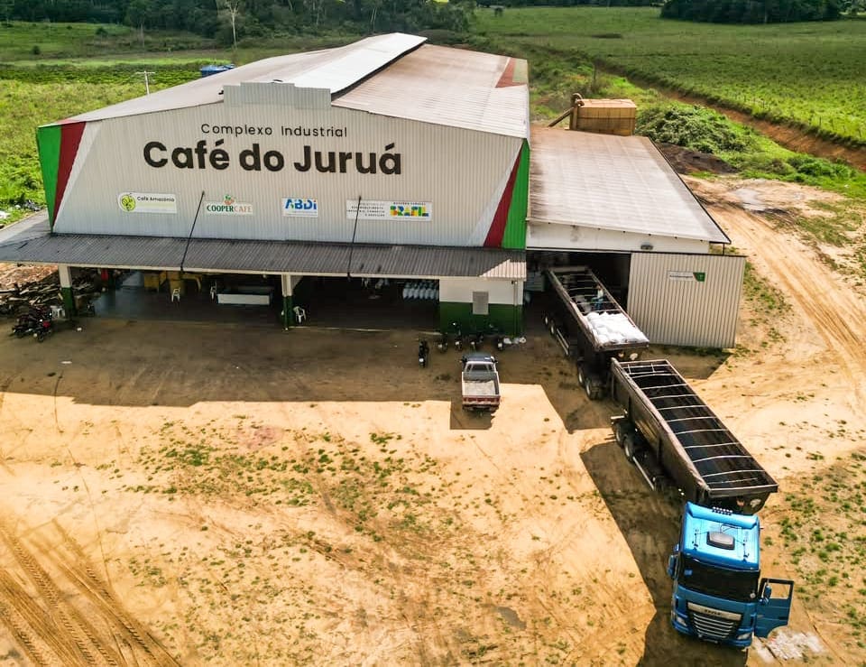 Café produzido pela Coopercafé ganha o mercado nacional com a exportação de mais de 1.800 sacas para cafeeira paranaense