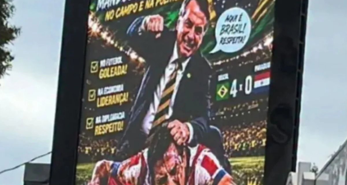 Paraguai remove painéis com montagem de Bolsonaro agredindo jogador