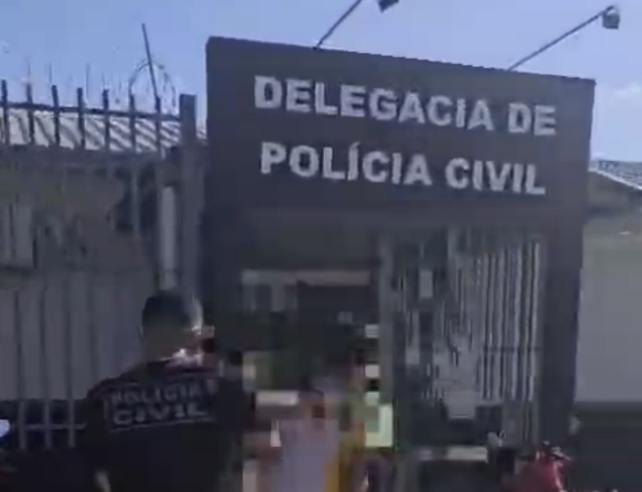 Aluno apreendido por ameaçar professores andava armado, diz denúncia