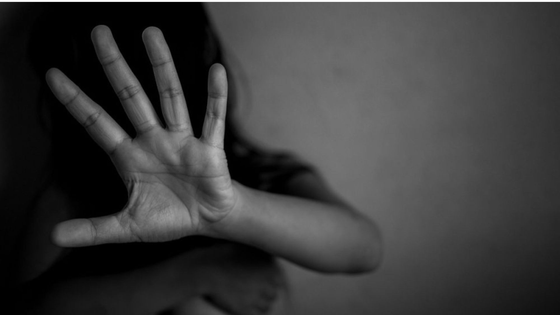 Mulher é presa por explorar a filha de 11 anos em Pinheiro