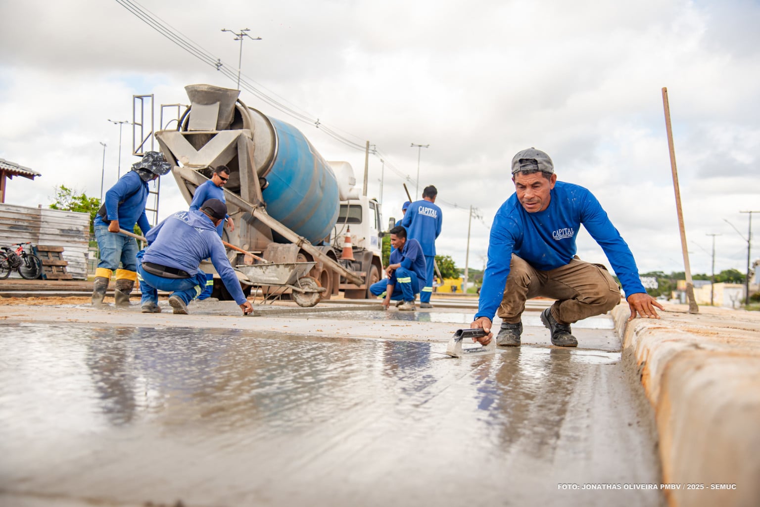 Praça do Centenário recebe obras de ampliação e estacionamento