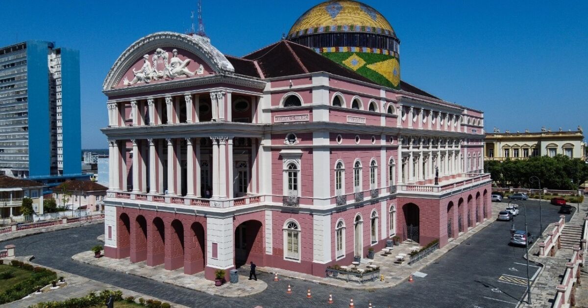 Jogo do Brasil provoca mudanças em espaços culturais no Centro de Manaus