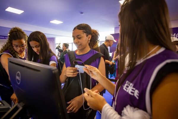 CIEE oferta 48 vagas de estágio e aprendizagem para estudantes em Roraima