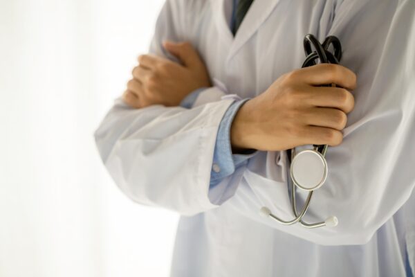 Medida Provisória institui prova do MEC como pré-requisito para exercício da medicina no Brasil