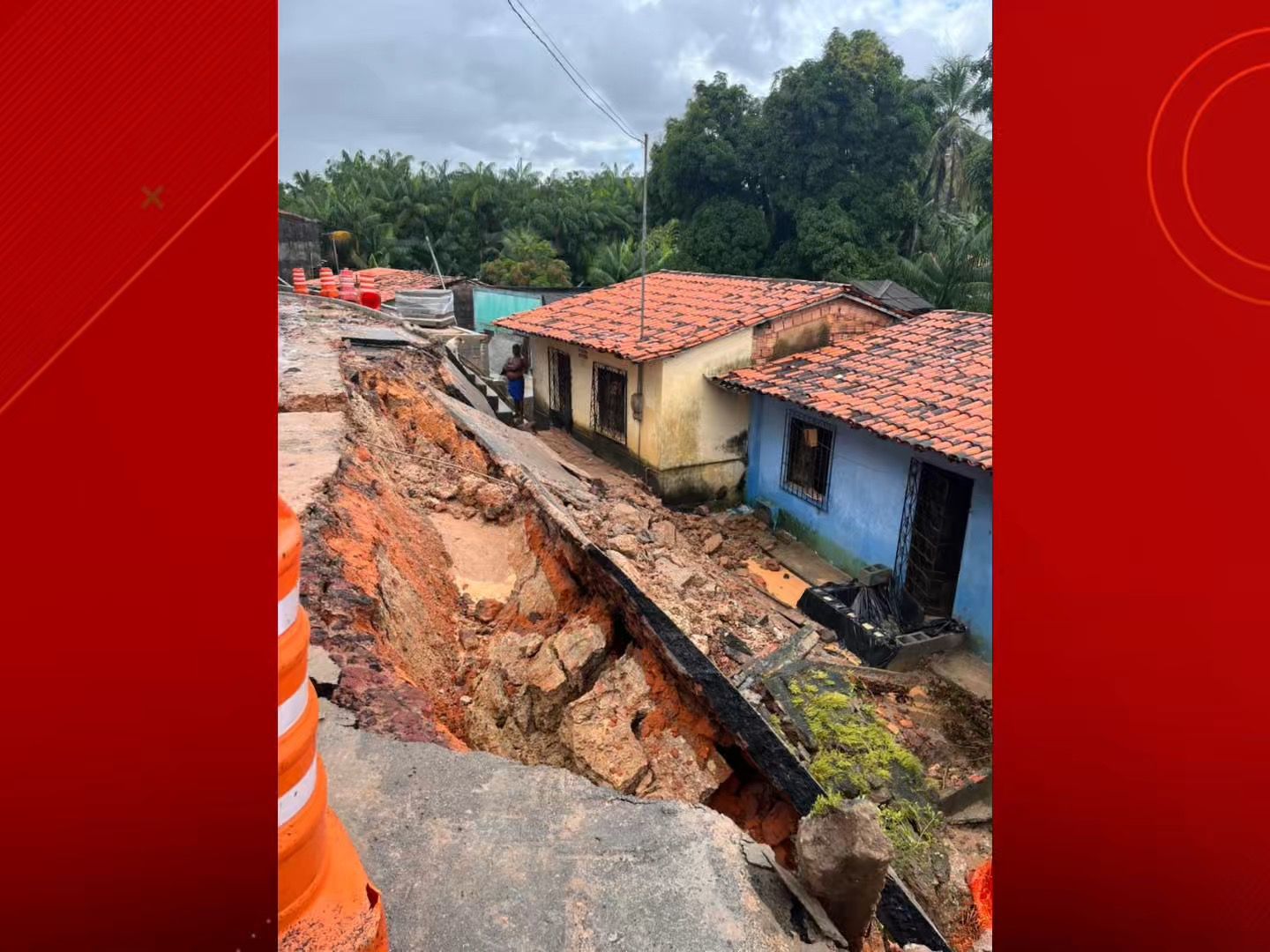 Cratera se abre em rua e quase atinge casas no bairro Vila Dom Luís, na Área Itaqui-Bacanga