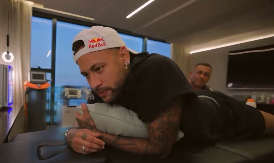 Neymar desabafa sobre críticas e admite tristeza com rejeição de parte do público