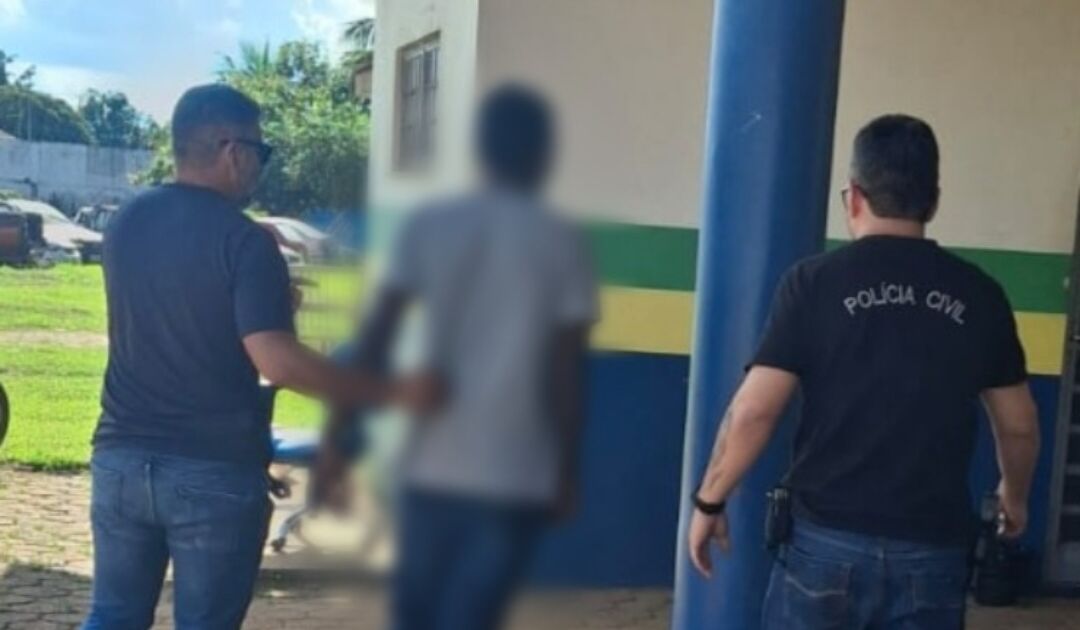 Homem é preso após ameaçar a mãe com machado em Humaitá
