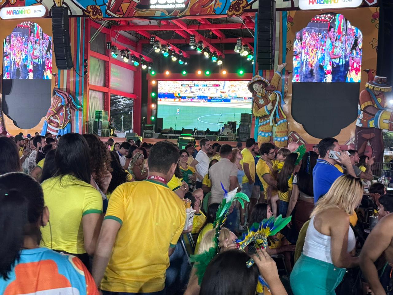 Torcedores lotam arraiais e bares de São Luís para acompanhar estreia do Brasil na Copa do Mundo