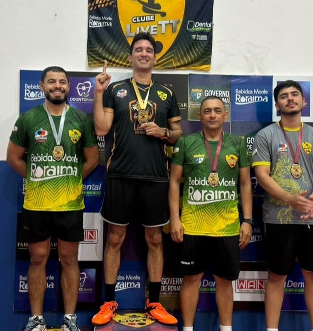 Pai e filhos conquistam oito medalhas em competição de tênis de mesa em Roraima