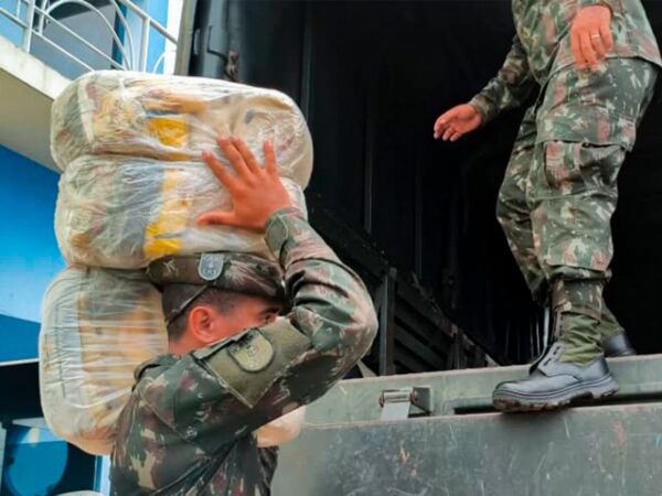 Exército promove campanha para arrecadar doações às famílias afetadas pelas chuvas em Roraima; confira os postos de coleta