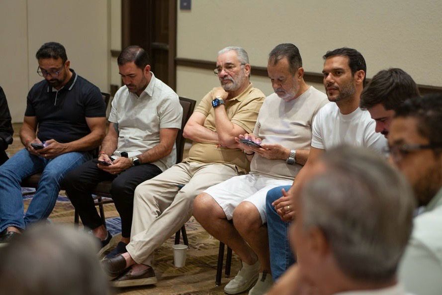 Samir Xaud recebe o apoio de presidentes de federações em Orlando