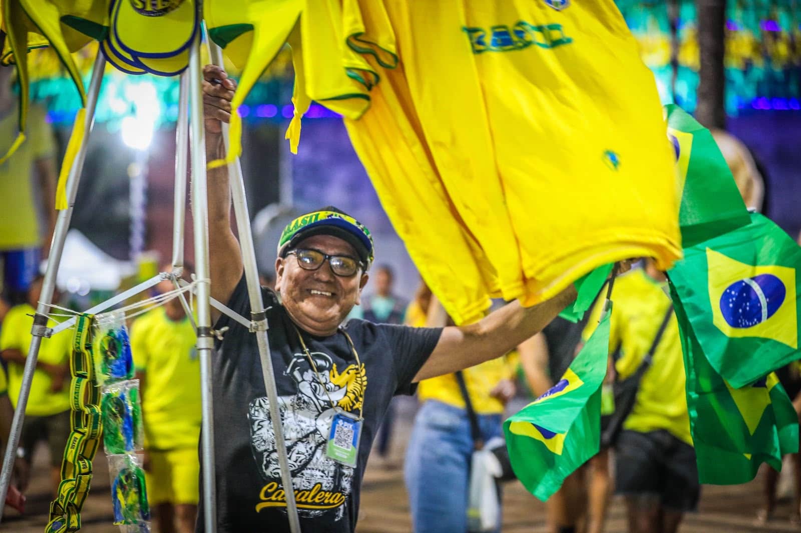 Comerciantes apostam em aumento nas vendas durante jogo da Copa