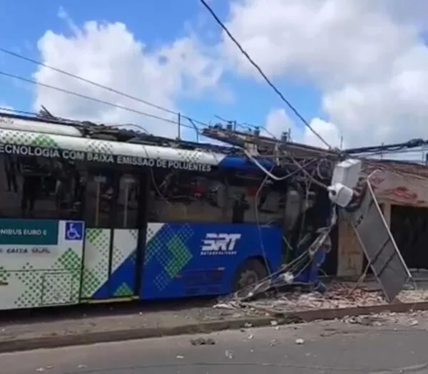 Mulher morre em acidente envolvendo ônibus do BRT em Ananindeua