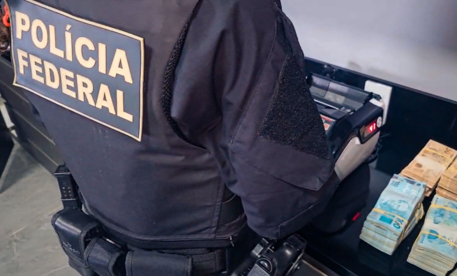 PF conclui operação com R$ 2,4 milhões e 53 veículos apreendidos