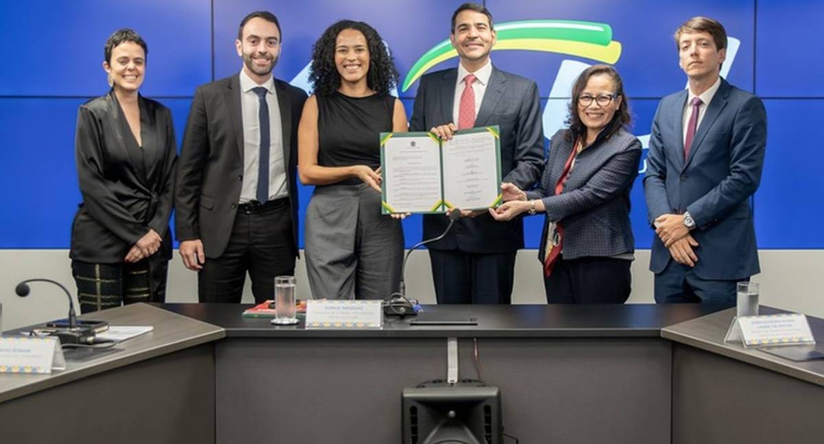 AGU firma acordo para nomeação de candidata ao Itamaraty