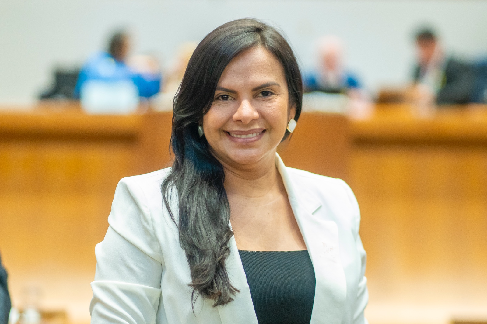 Deputada estadual Ana do Gás se envolve em acidente com carreta em Araguanã