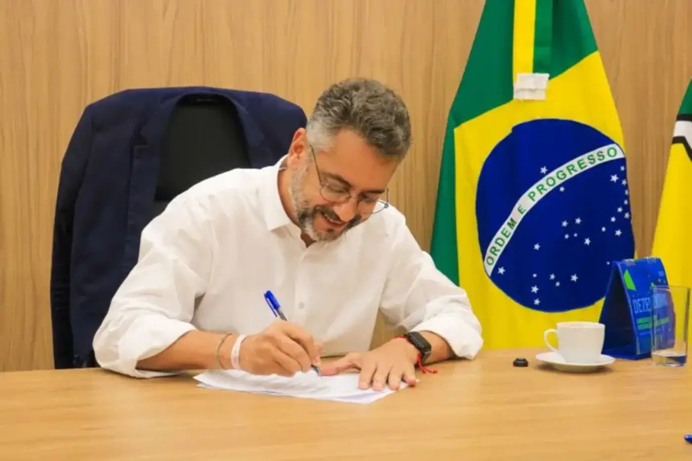 Clécio nomeia comissões para contratação de banca de concursos públicos – Diário do Amapá