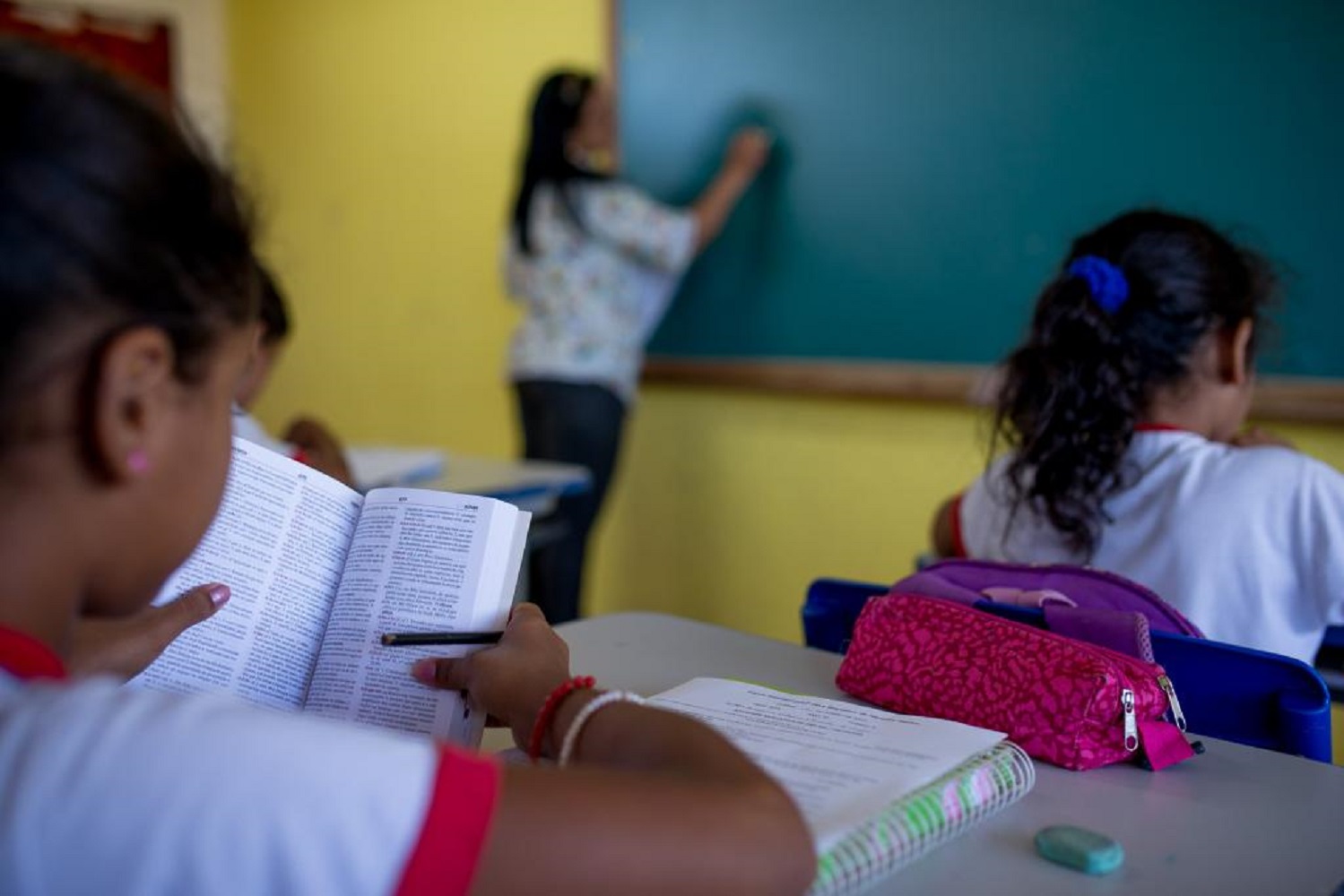 Nova lei determina piso nacional de R$ 5,1 mil para professores da educação básica