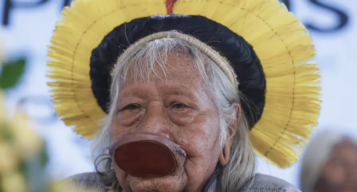 Cacique Raoni apresenta melhora, mas continua internado na UTI