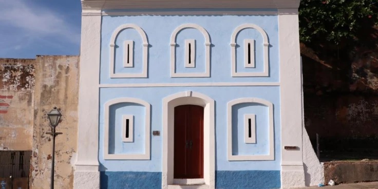 Cafua Cazumbando: exposição celebra o mistério e a arte do Cazumbá no Museu do Negro