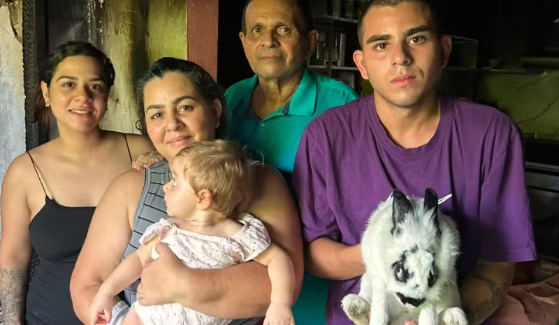 Coelha de estimação ajuda família a escapar de incêndio em Manaus