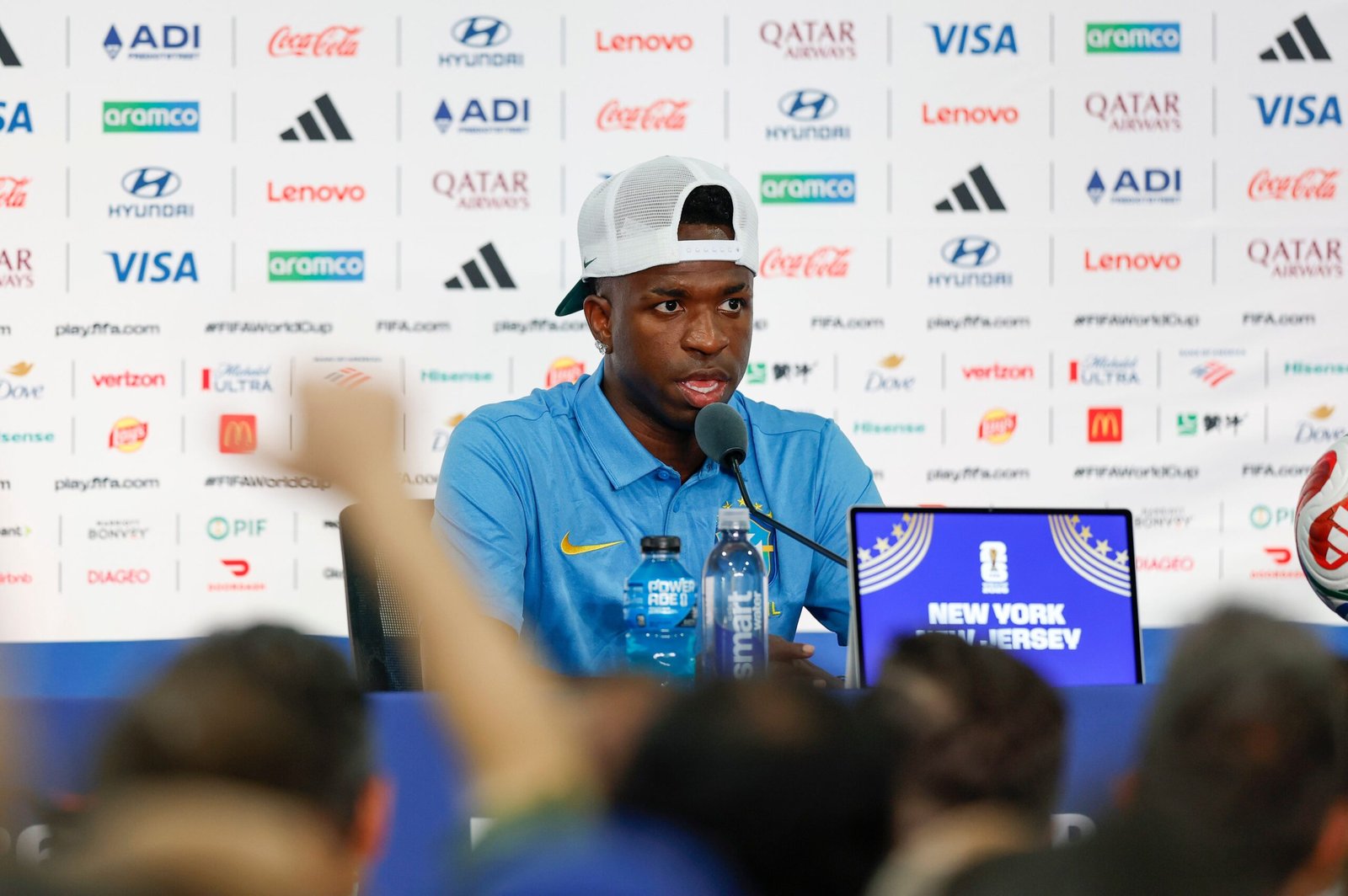Vinicius Jr. vê melhor fase da carreira e afirma: “posso mudar essa história pelo nosso país”