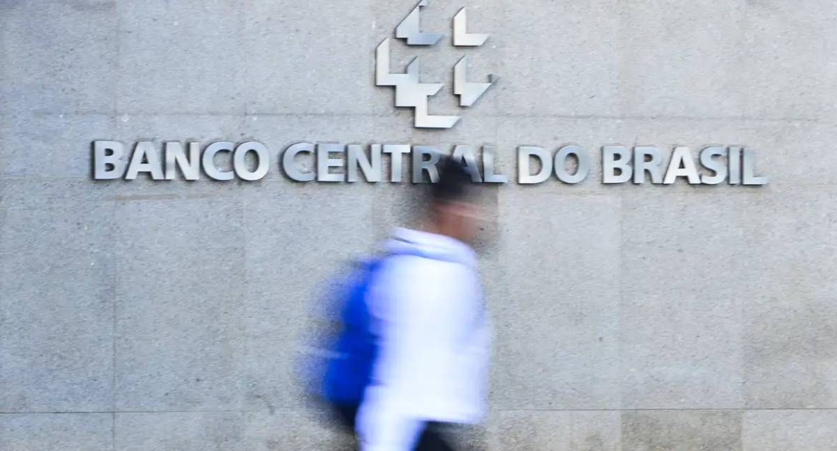 Copom decide futuro da Selic e Câmara debate jornada 6×1