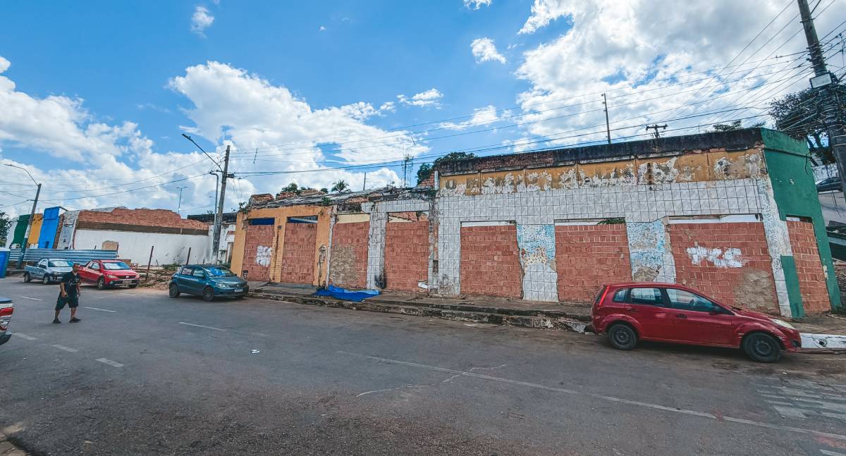 Defesa Civil de Porto Velho autoriza demolição de imóvel abandonado após laudo técnico de risco