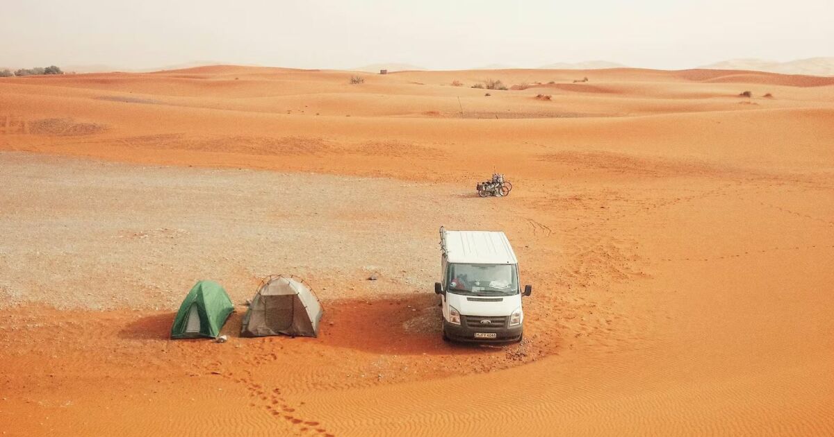 Caminhão quebra, e 49 pessoas morrem de sede no deserto do Saara
