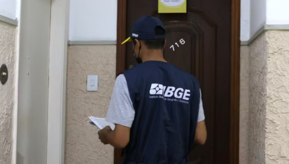IBGE abre 317 vagas em Goiás com salários de até R$ 4 mil e benefícios; confira